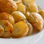 Krieltjes uit de oven met rozemarijn, knoflook en olijfolie